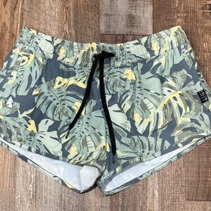 Salt Life Tropical Leaf Print Women's Shorts size Lg